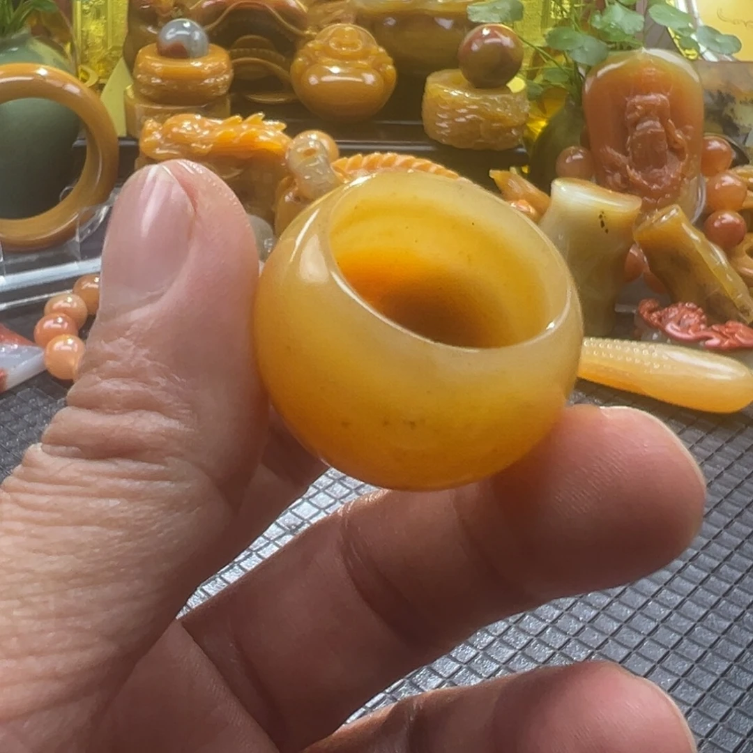 石英质玉未镶嵌颈饰