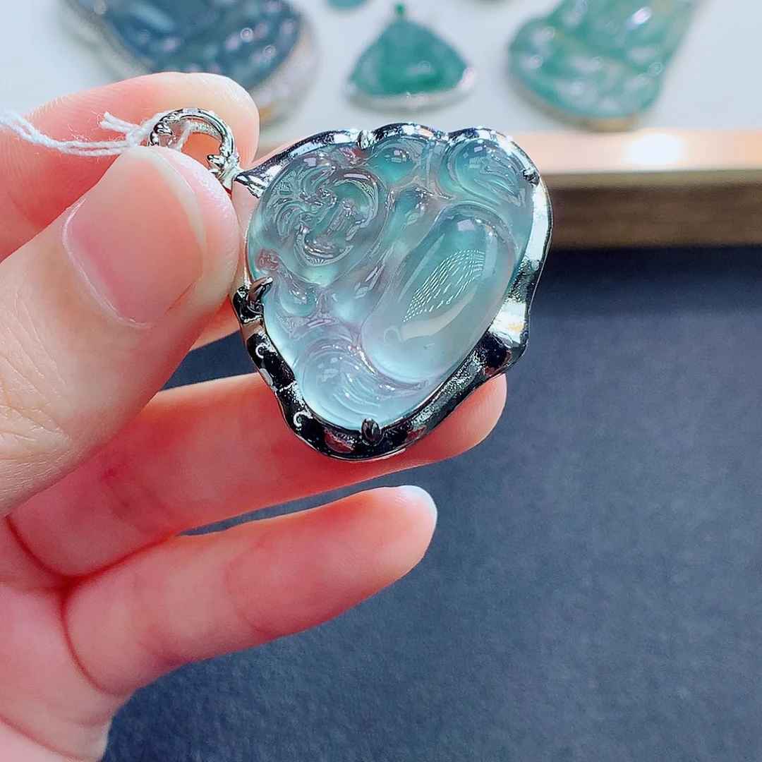 翡翠未镶嵌颈饰翡翠