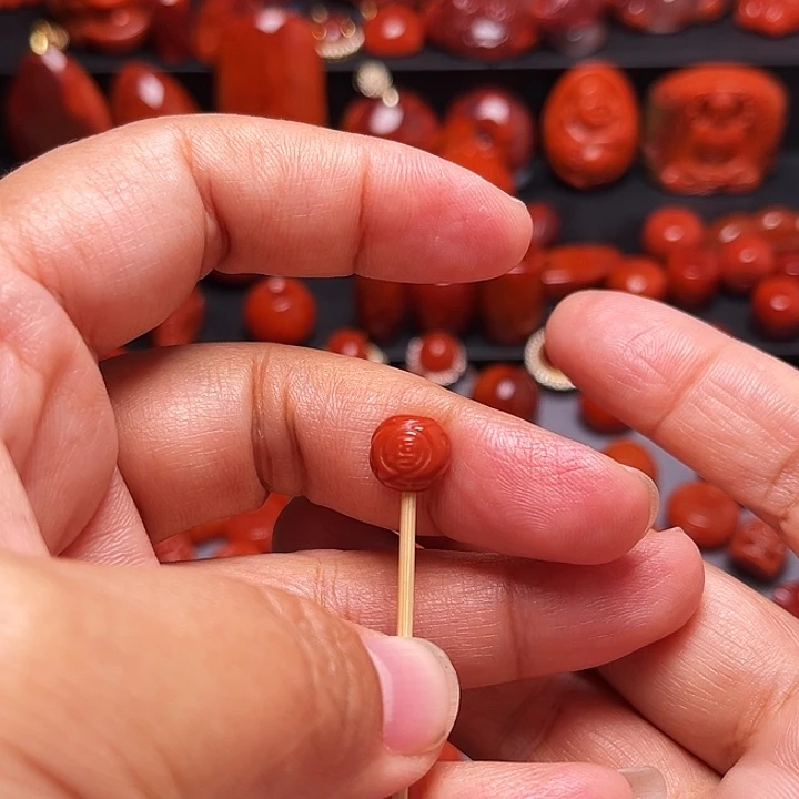 南红玛瑙未镶嵌配饰博古纹8.8mm