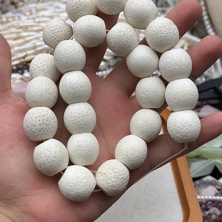 玛瑙/玉髓未镶嵌珠宝半成品一条18mm左右白三姑娘桶珠