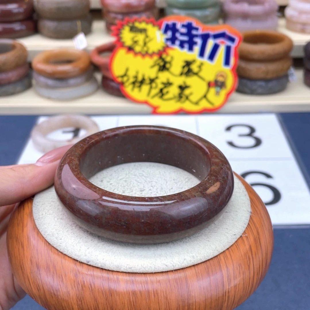 【闪购商品】石英质玉手镯未镶嵌银***?