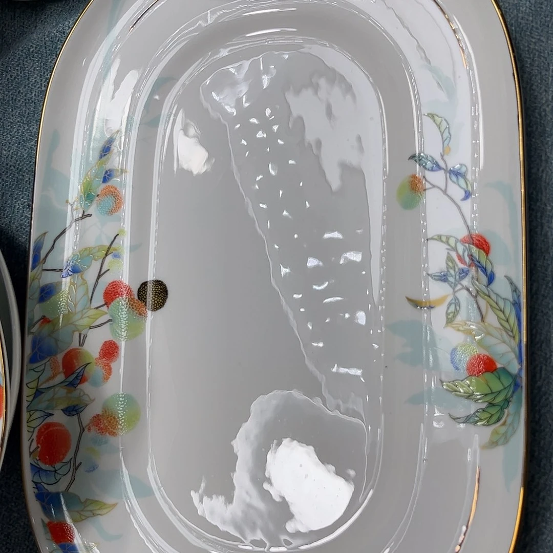 瓷片荔枝鱼盘一个