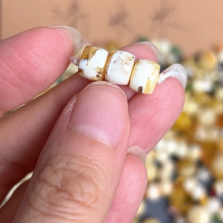 未镶嵌蜜蜡裸石7.5mm一组