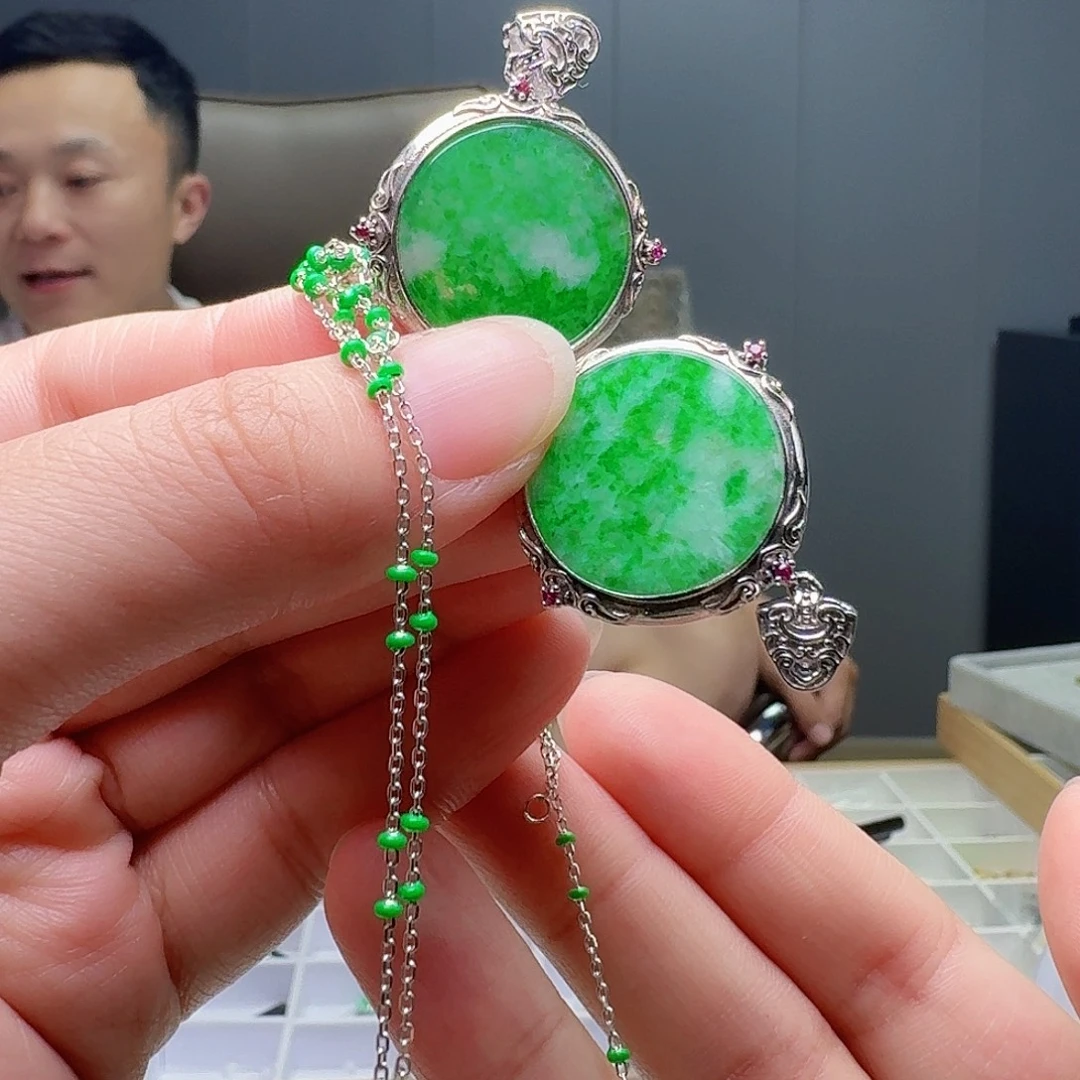 翡翠银S925镶嵌吊坠(赠链)多样性发货其一