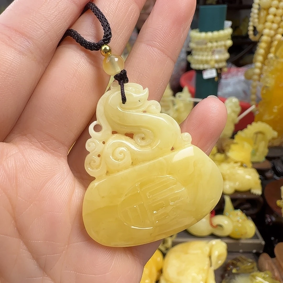 蜜蜡未镶嵌珠宝奇石