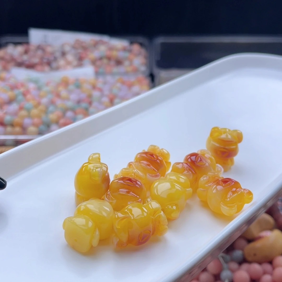 白玉菩提吊坠wq24mm5颗。黄油小熊