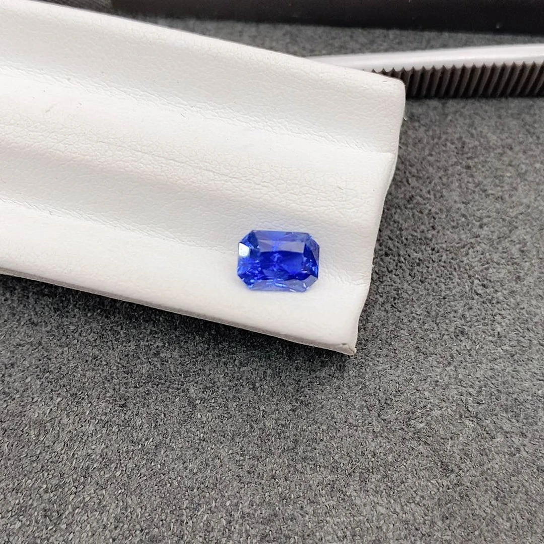 蓝宝石裸石未镶嵌1.61ct