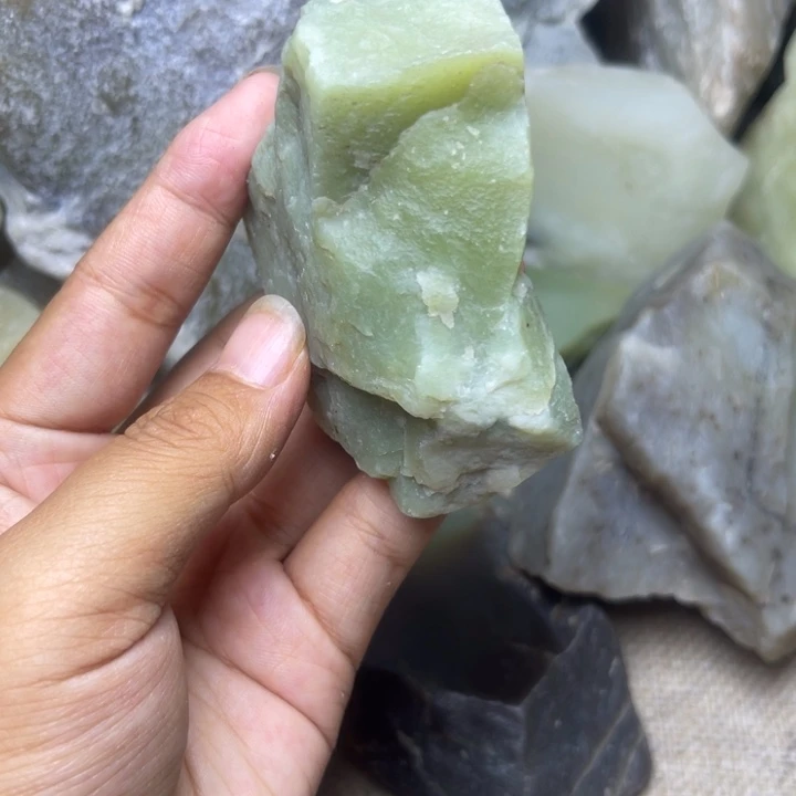 和田玉（糖玉）未镶嵌挂件