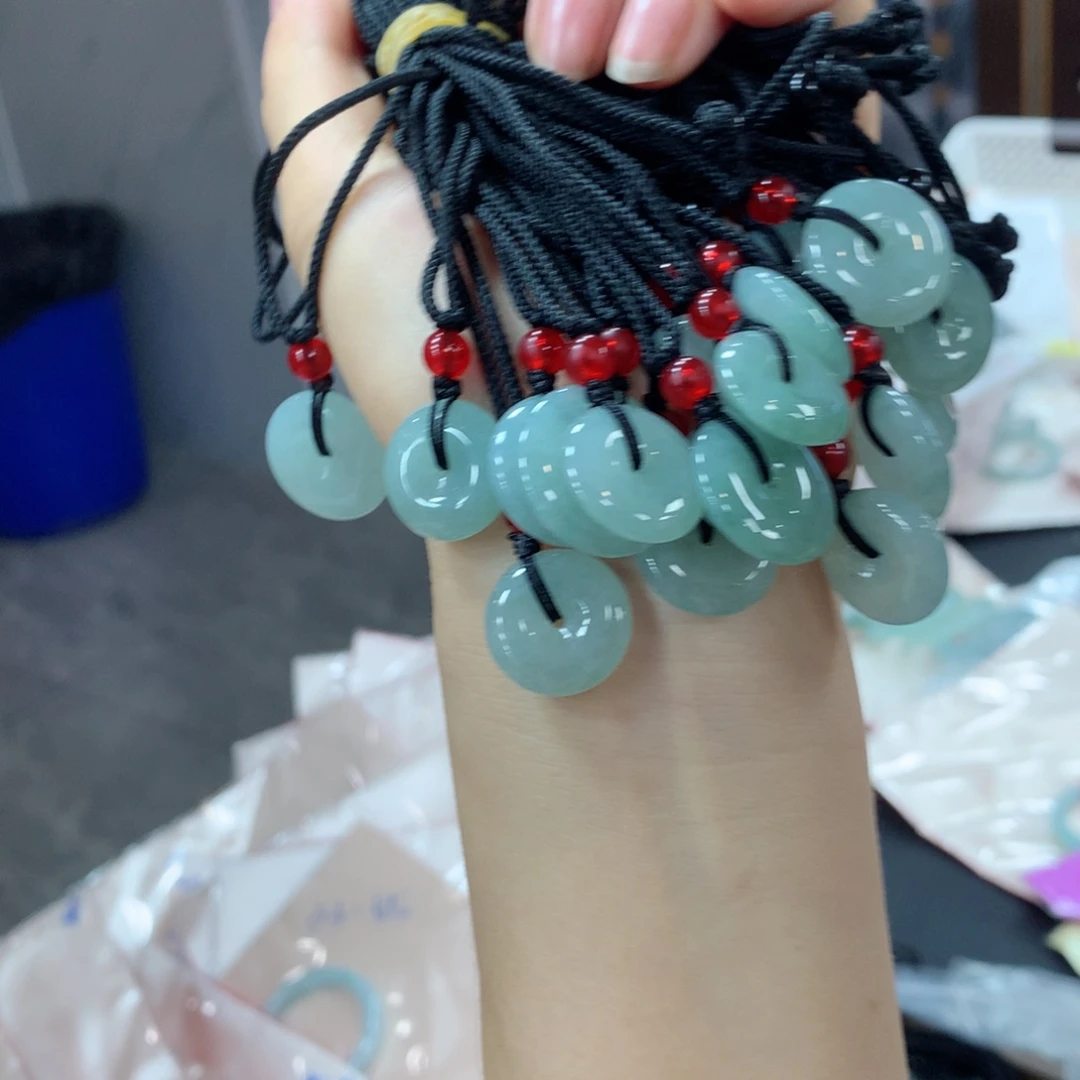 翡翠未镶嵌颈饰多样性发1