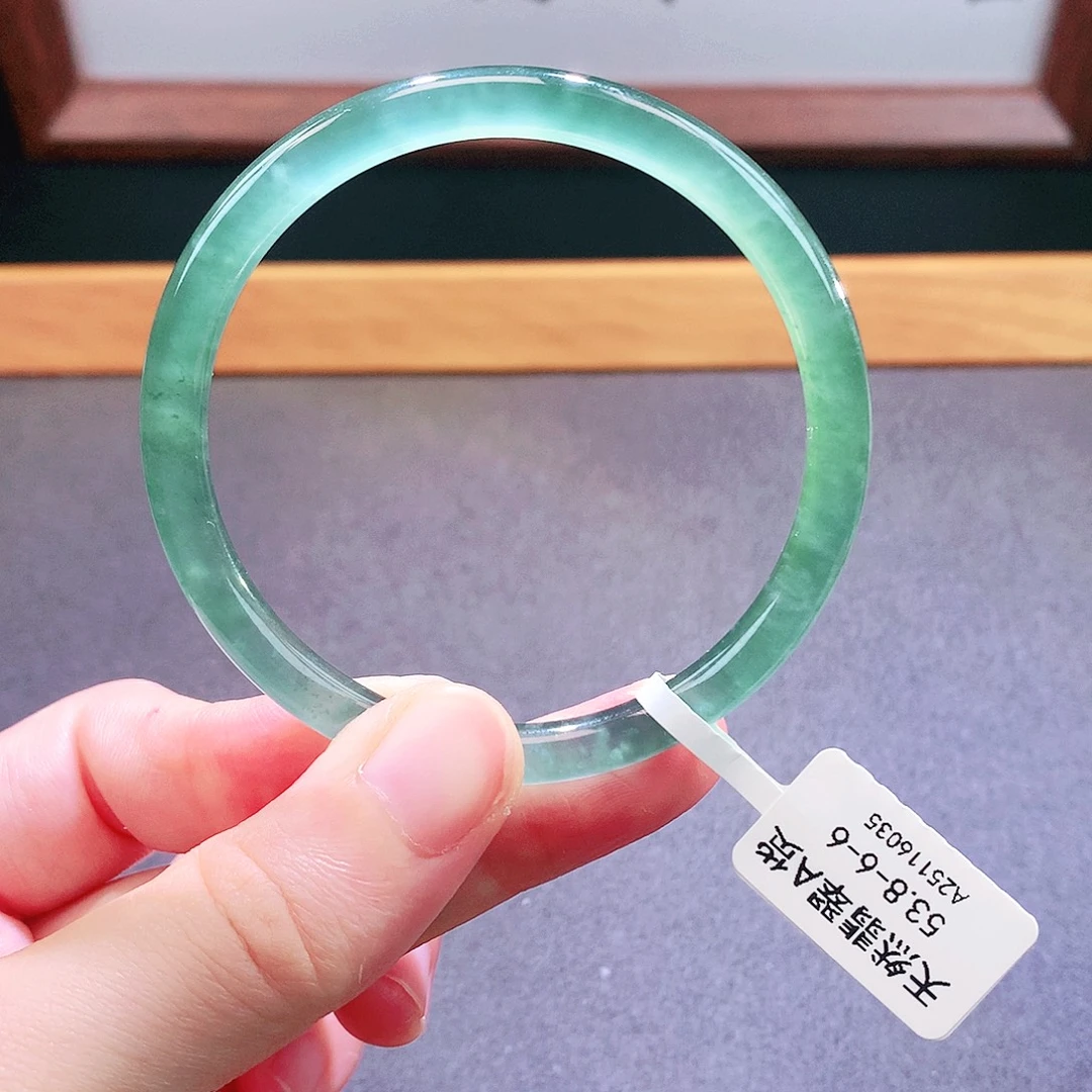 未镶嵌手镯翡翠天然翡翠
