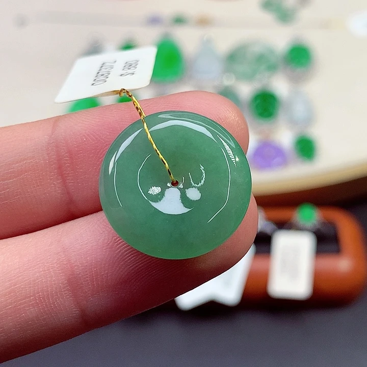 翡翠未镶嵌颈饰天然A货缅料翡翠平安扣