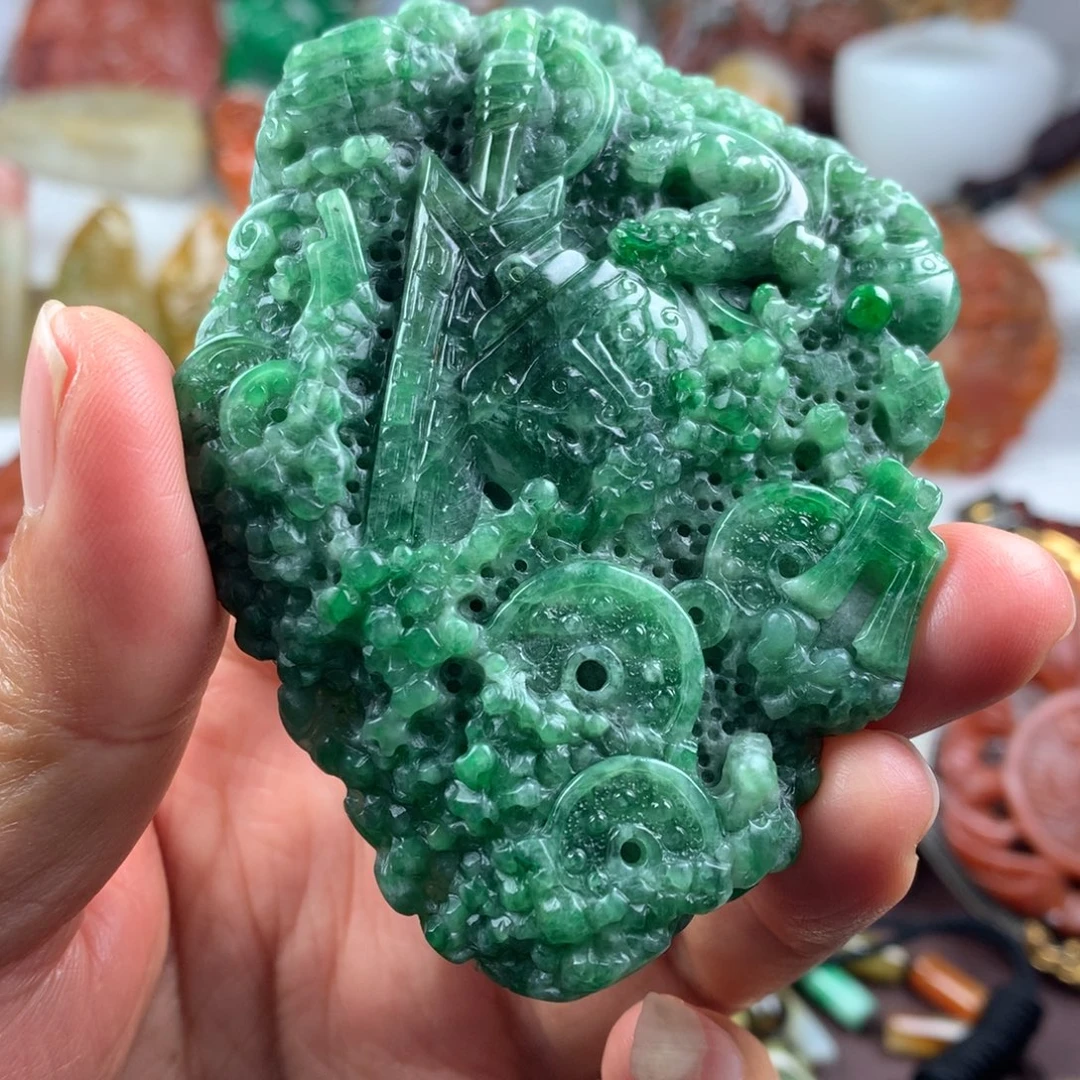 翡翠未镶嵌颈饰挂件