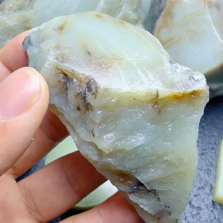 和田玉（糖玉）未镶嵌珠宝奇石