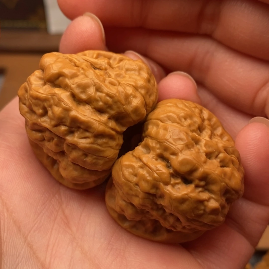 【闪购商品】文玩核桃把件边35左右