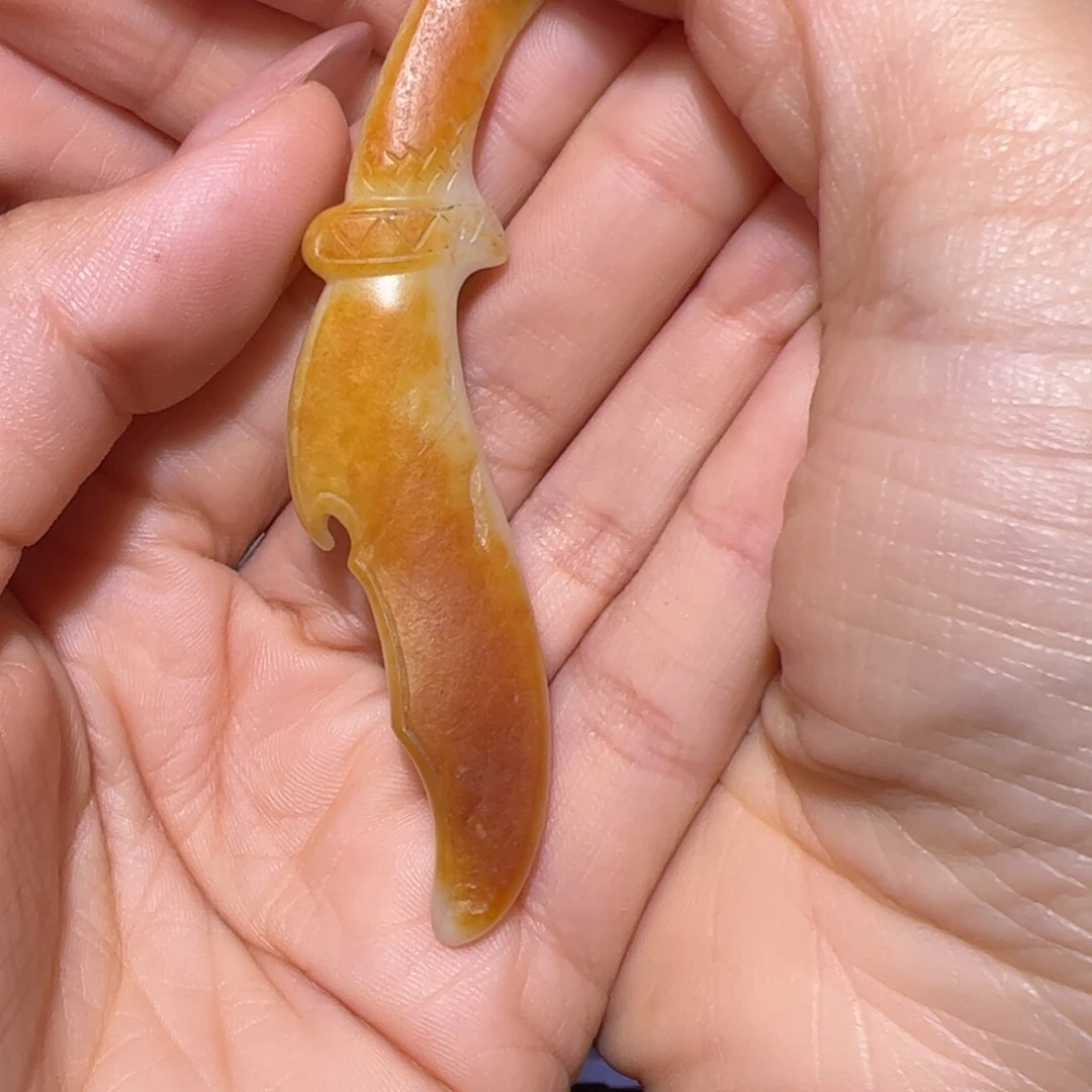 一***狼和田玉未镶嵌颈饰
