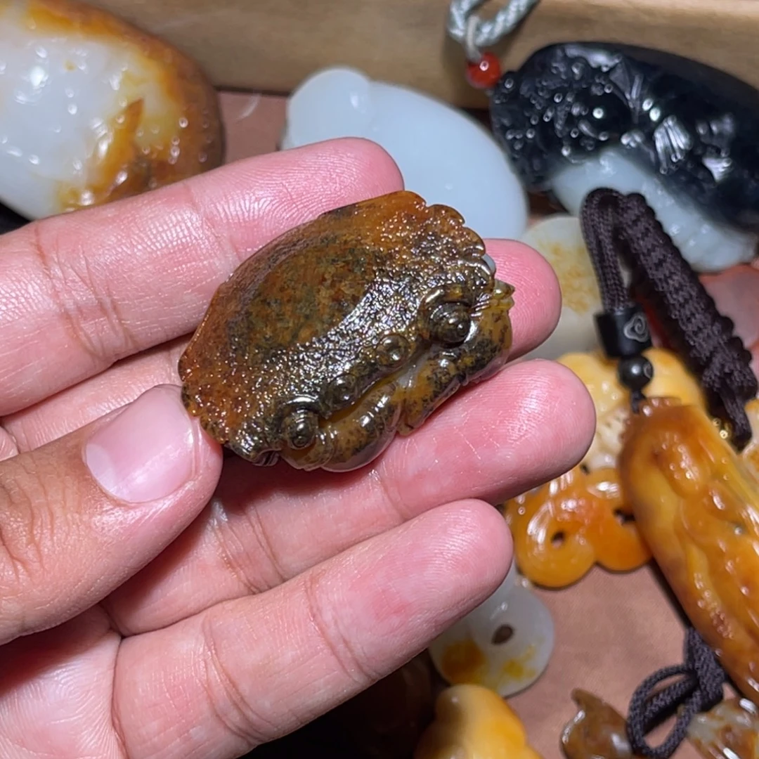 和田玉未镶嵌车挂
