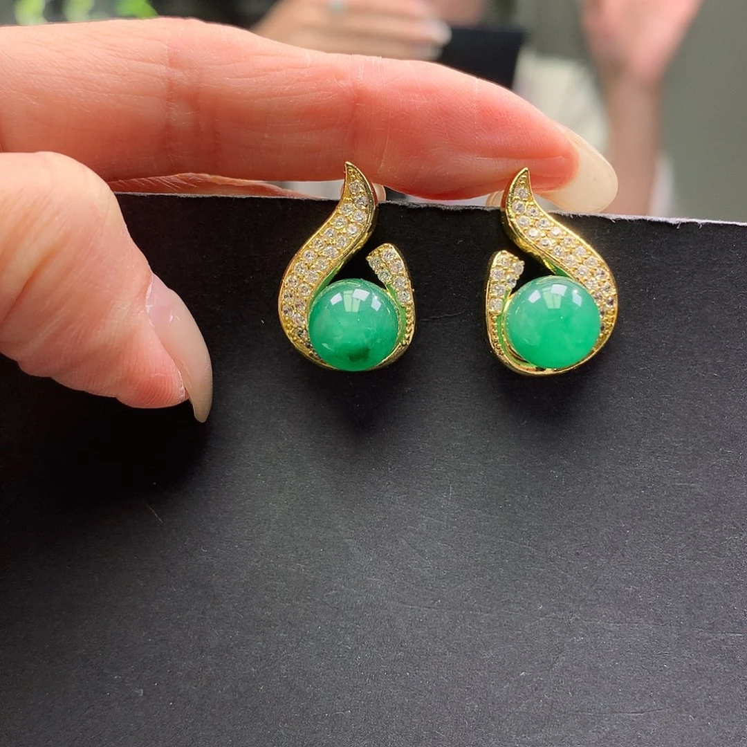 石英质玉未镶嵌耳钉