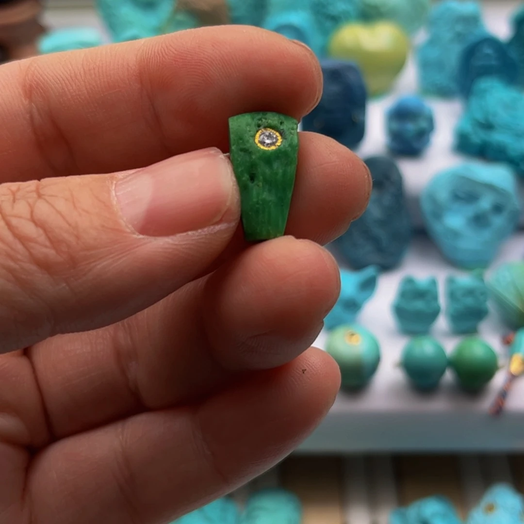 绿松石未镶嵌三不佛沿**妳