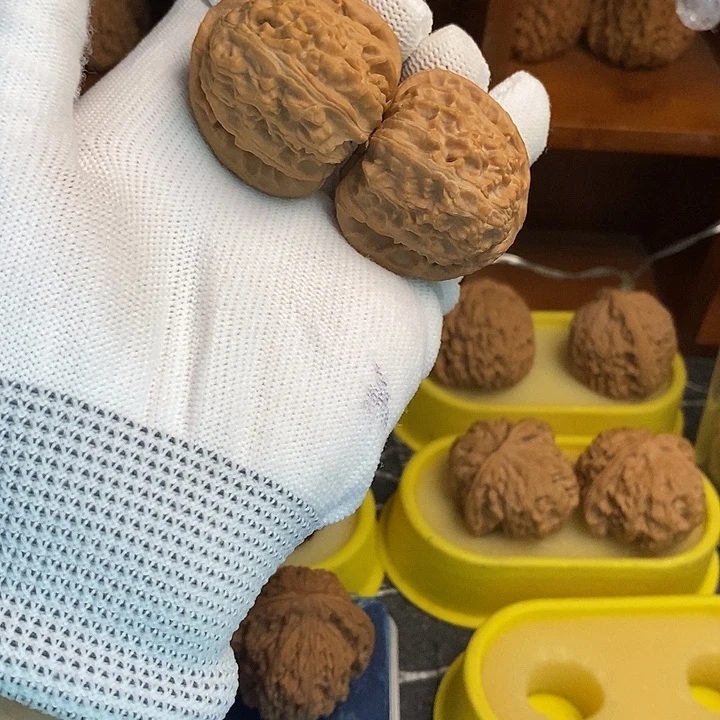 文玩核桃吊坠38白狮子