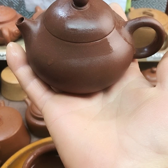 紫砂茶壶紫泥文但170豪升左右有瑕疵