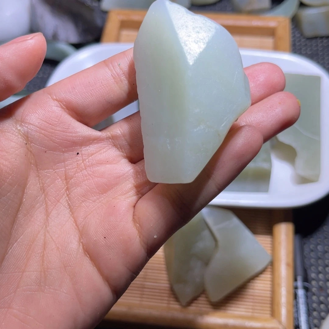 未镶嵌和田玉（糖玉）挂件用****1