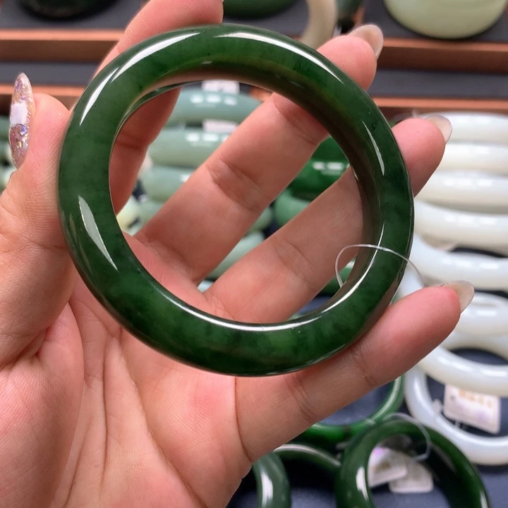 【闪购商品】未镶嵌手镯和田玉（碧玉）