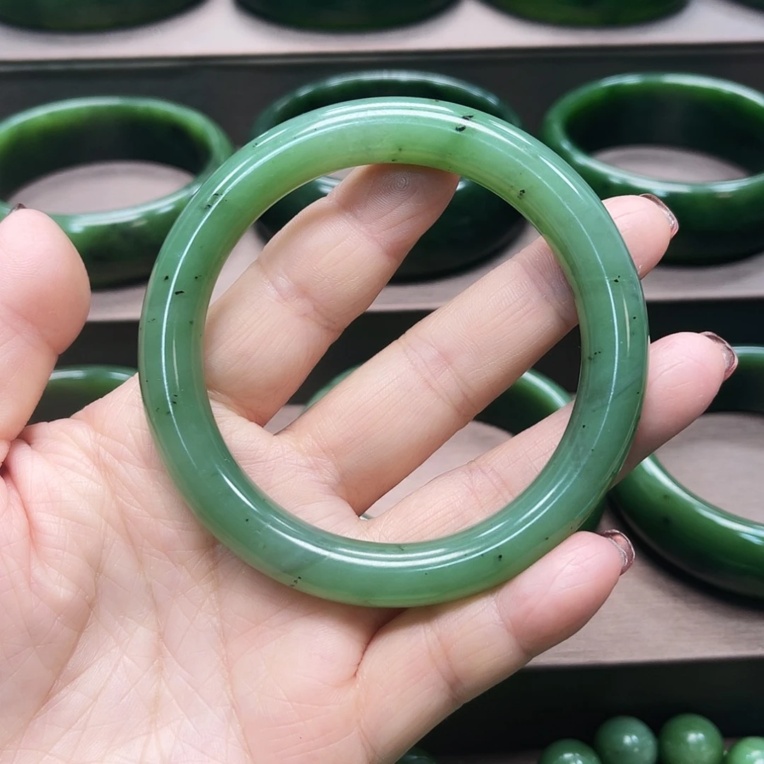 和田玉（碧玉）未镶嵌手镯