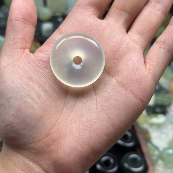 蛇纹石玉吊坠(赠链)未镶嵌