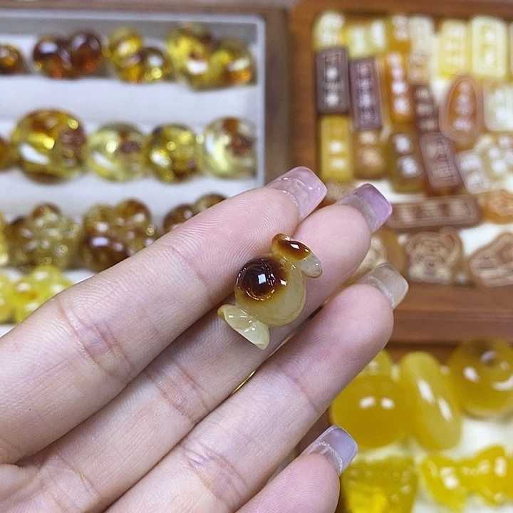 橄榄核吊坠糖果83