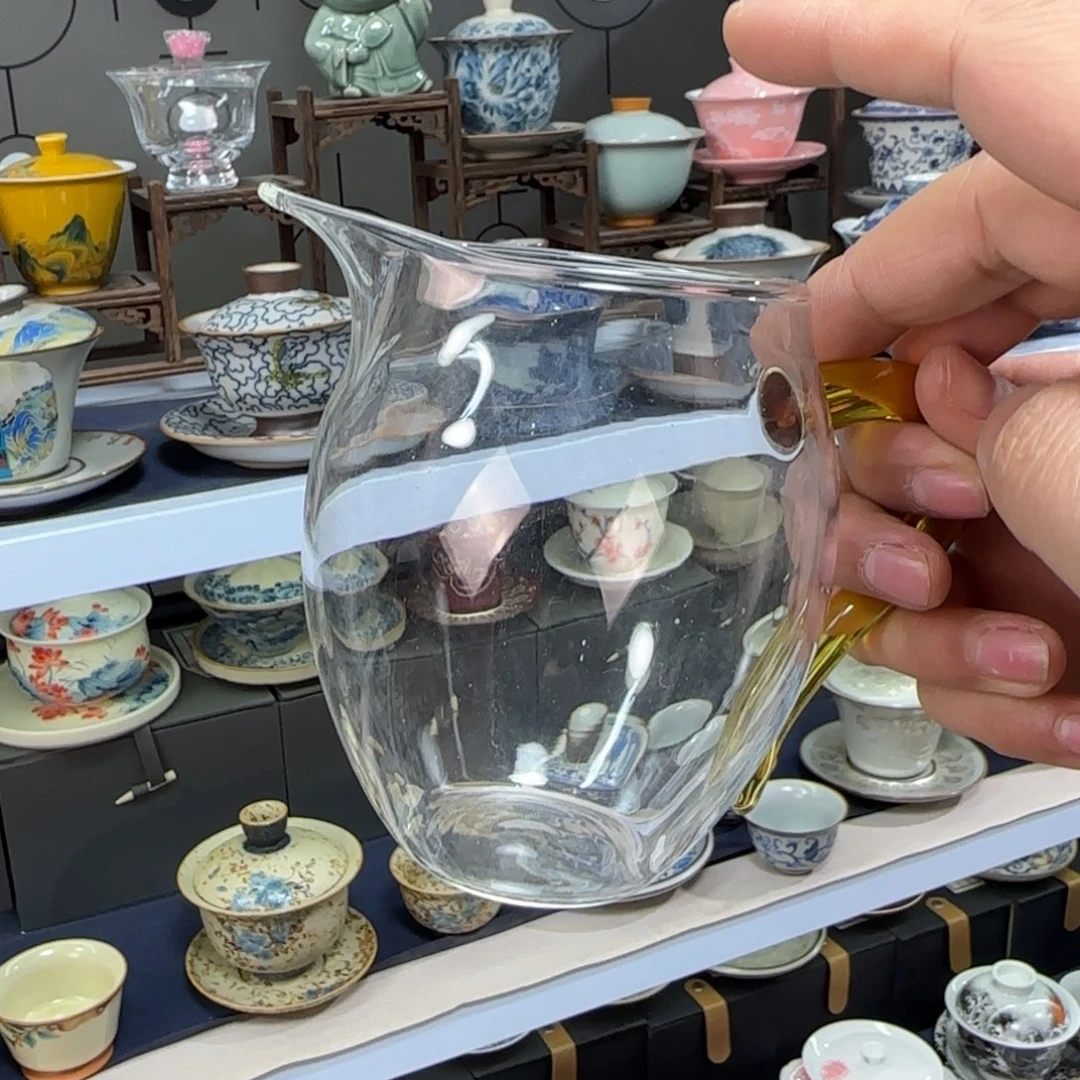 高温下的高温天气使人心情愉悦