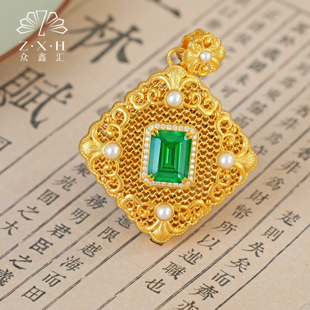 {众鑫汇}足金999 莫桑点钻宫廷风结缘吊坠24.56克