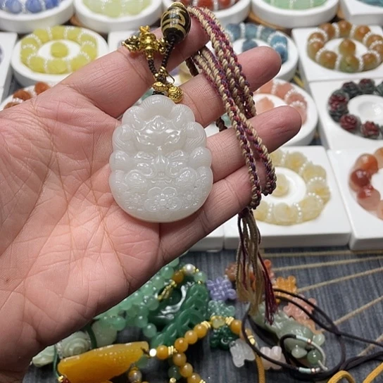 石英质玉（非洲翠）合金手串