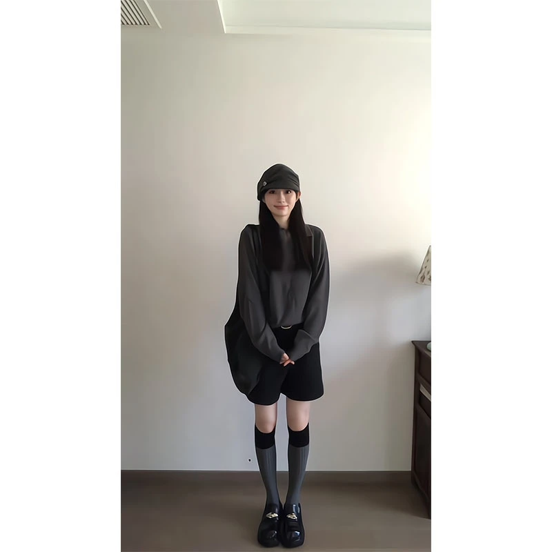 韩系灰色长袖v领毛衣早秋季2025新款慵懒风宽松休闲上衣显瘦短裤