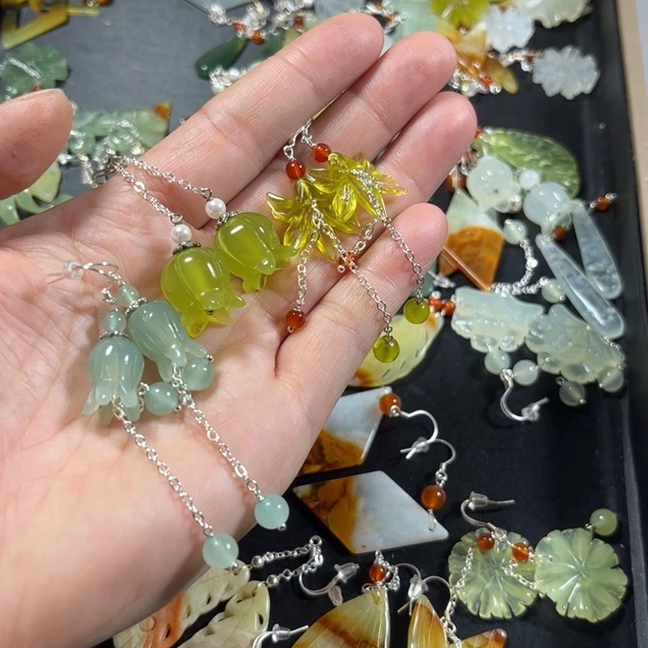 蛇纹石玉耳饰未镶嵌A**运
