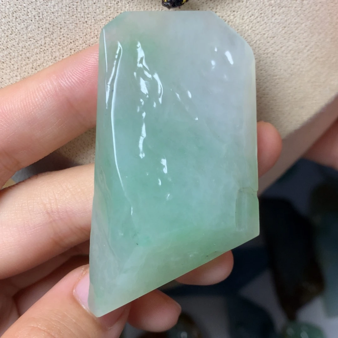 翡翠颈饰未镶嵌吊坠
