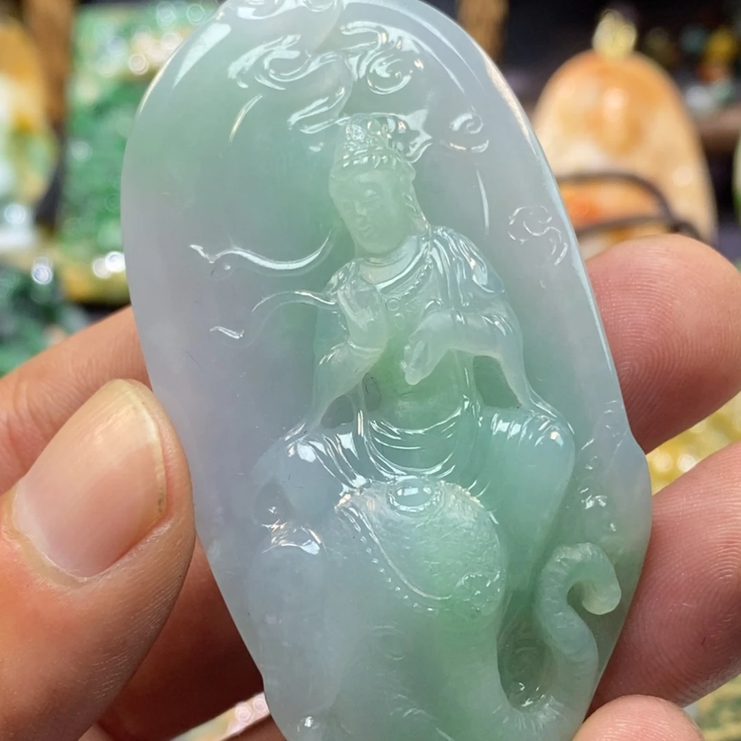 大***H翡翠未镶嵌颈饰翡翠