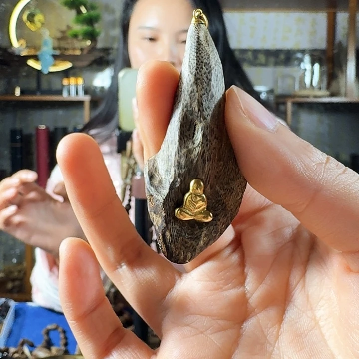 沉香吊坠?****奇楠沉香吊坠4.4克