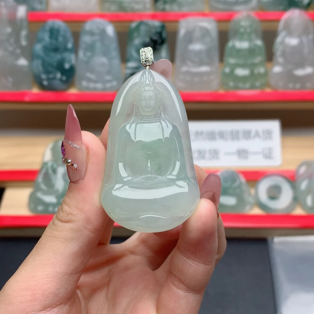 不***吸翡翠18K金镶嵌颈饰素衣