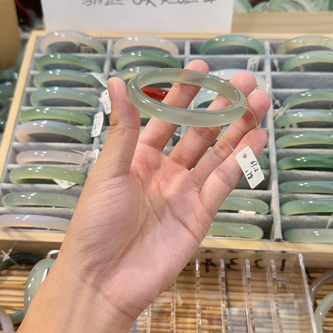 玛瑙/玉髓手镯未镶嵌圈口61.2