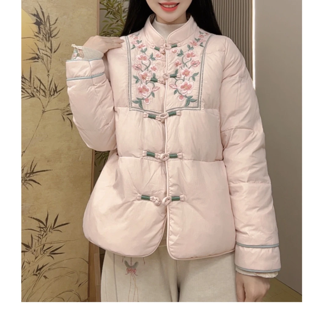 9910定制款原创设计首发羽绒服立领盘扣精致穿搭重工刺绣羽绒服
