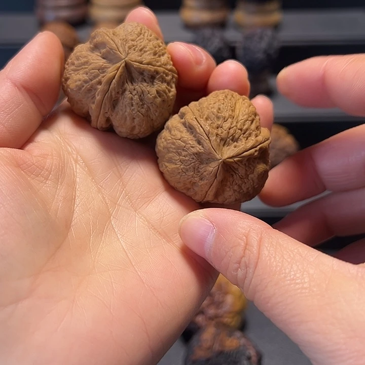 文玩核桃把件L密纹三棱36