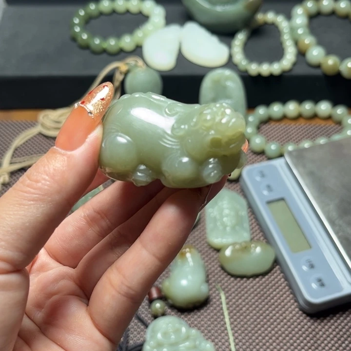 未镶嵌和田玉（糖玉）挂件