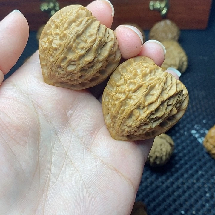 文玩核桃把件39金牛