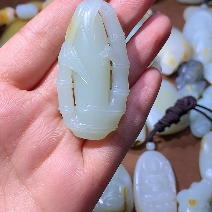 难***涂和田玉未镶嵌颈饰