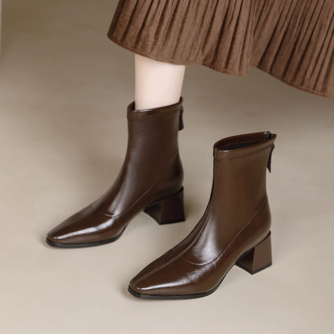 法式单靴中跟百搭粗跟短靴尖头法式方头瘦瘦靴时装