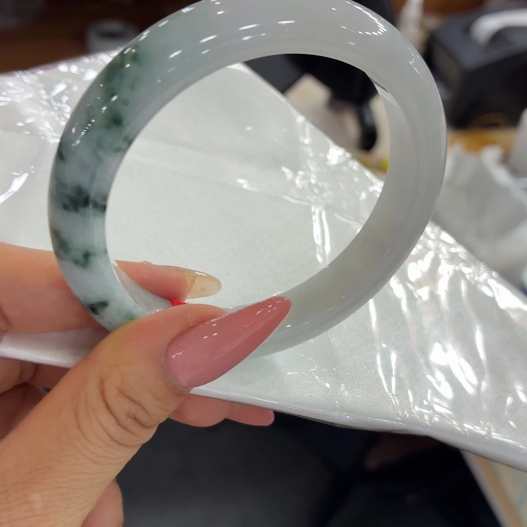 翡翠未镶嵌手镯手镯