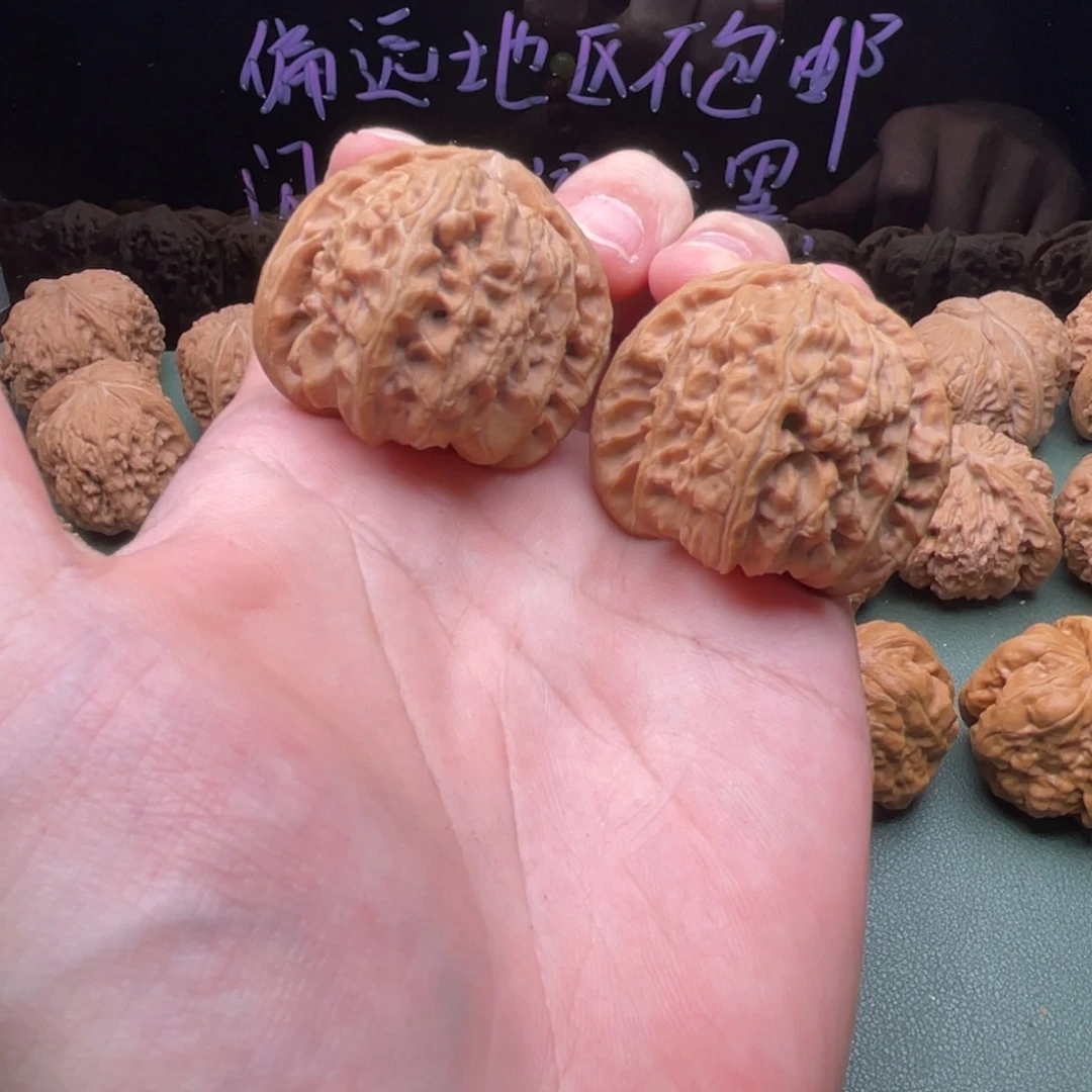 核桃把件41全品三角白