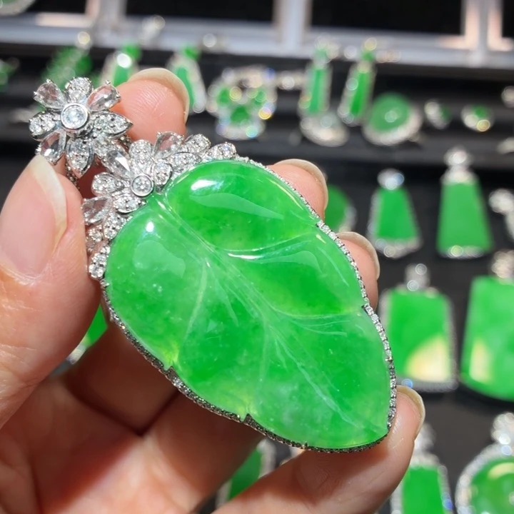 翡翠18K金镶嵌吊坠(不含链)翡翠