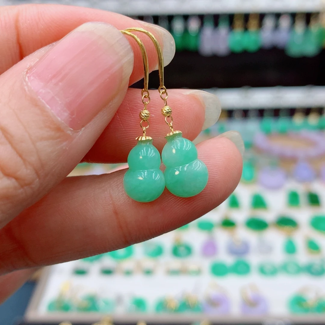 翡翠18K金镶嵌耳饰的