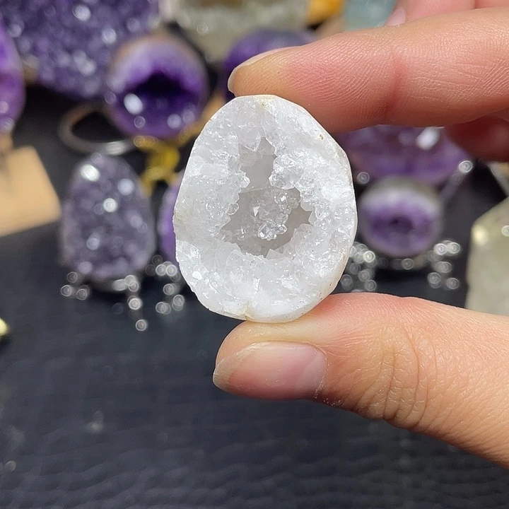 未镶嵌水晶珠宝半成品